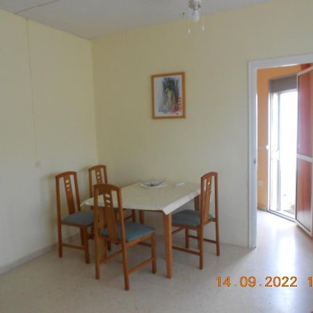 Apartment On The Sea Torrevieja Exteriör bild